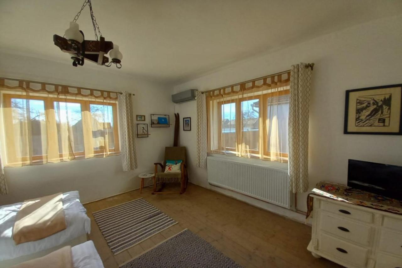 Galeria Turismului Montan Guest House Cartisoara Ngoại thất bức ảnh